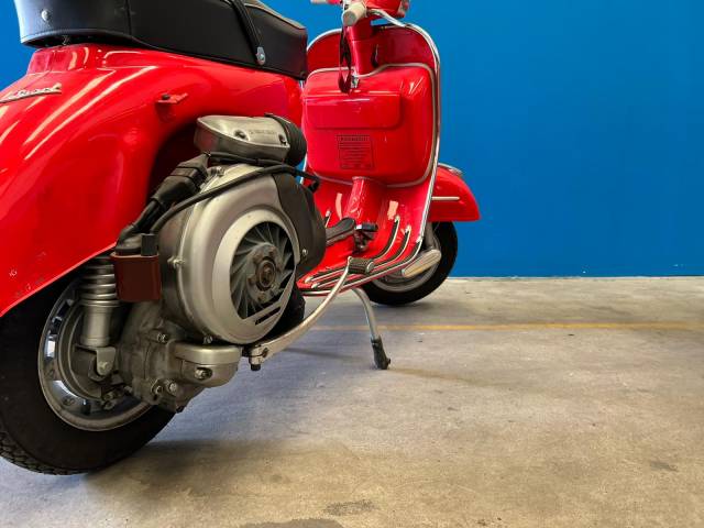 Piaggio Vespa 180 SS