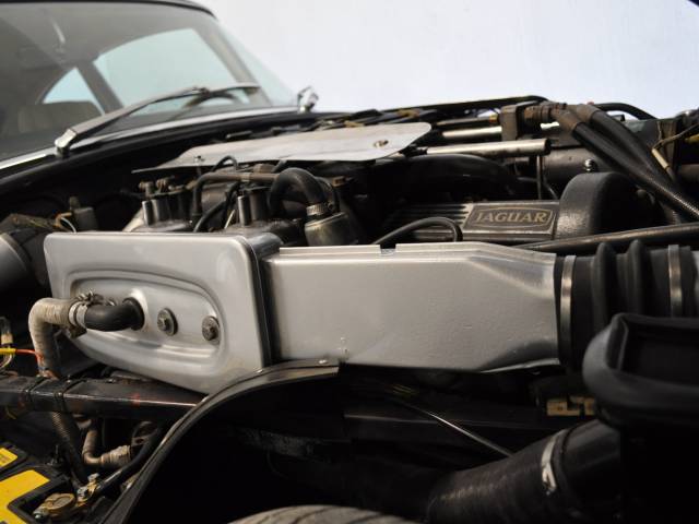 Jaguar E-Type V12 (2+2)