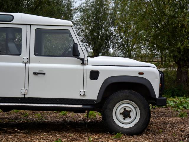Land Rover Defender 110