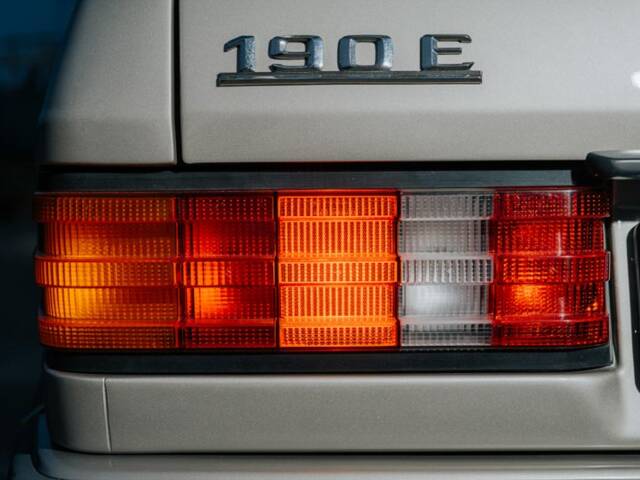 Mercedes-Benz 190 E 2.3-16