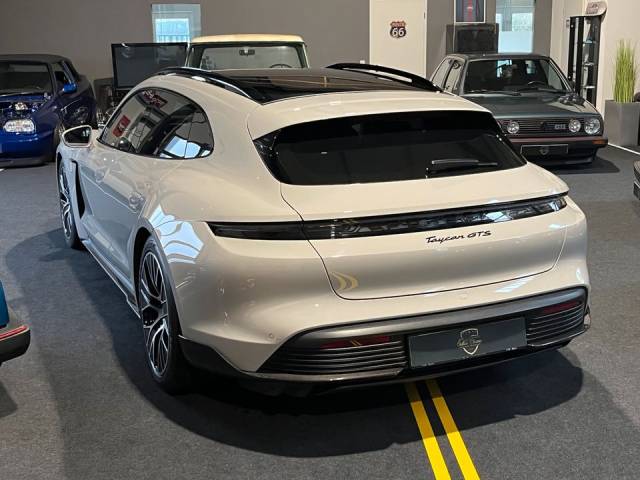 Porsche Taycan GTS Sport Turismo
