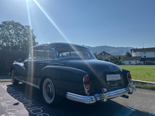 Mercedes-Benz 300 d