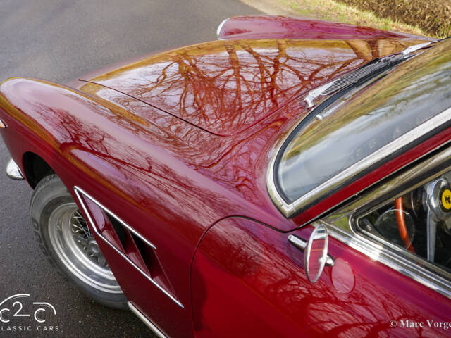 Ferrari 330 GT 2+2