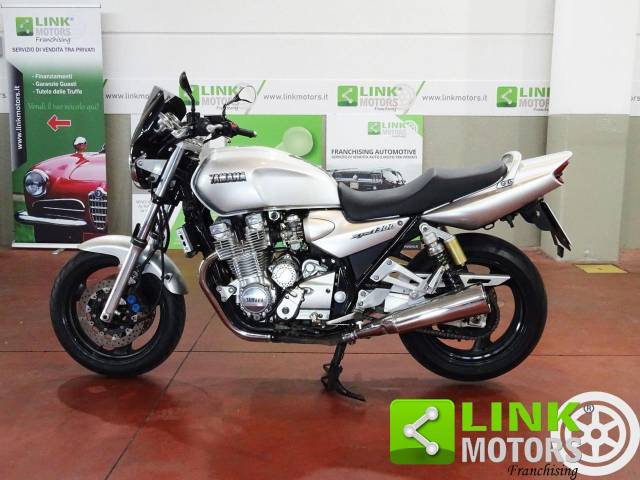 Image 1/9 of Yamaha DUMMY (2000)