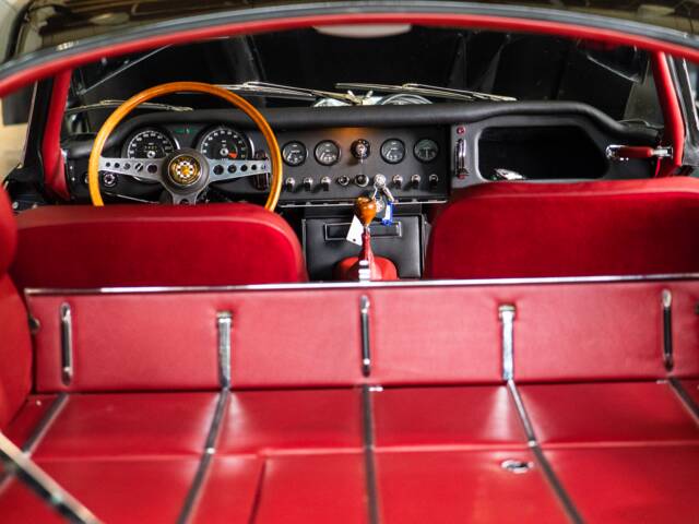 Jaguar E-Type 4.2