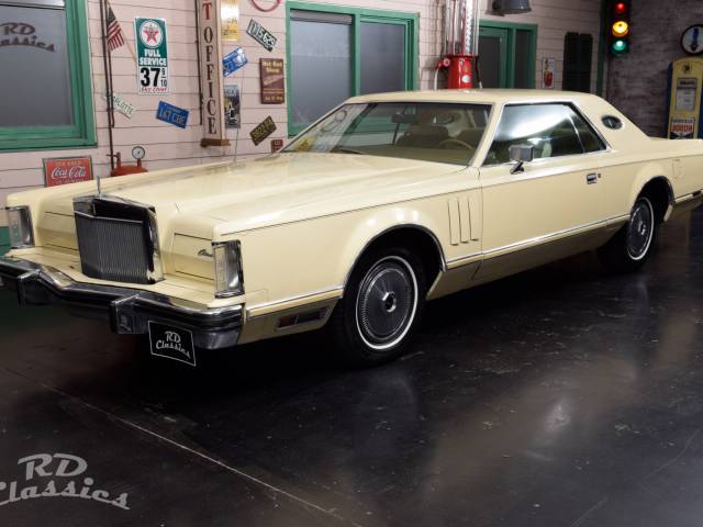 Immagine 1/49 di Lincoln Continental Mark V (1979)