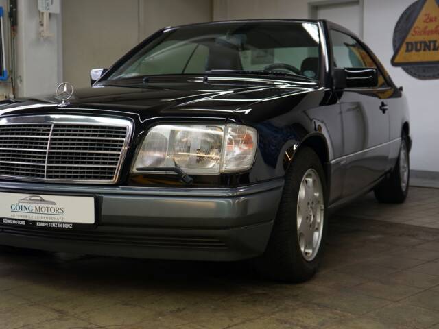 Mercedes-Benz E 320
