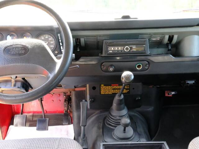 Land Rover Defender 110 300Tdi