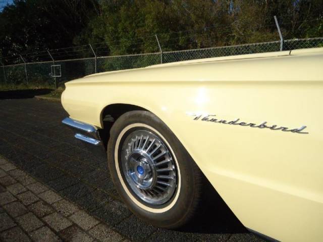 Ford Thunderbird