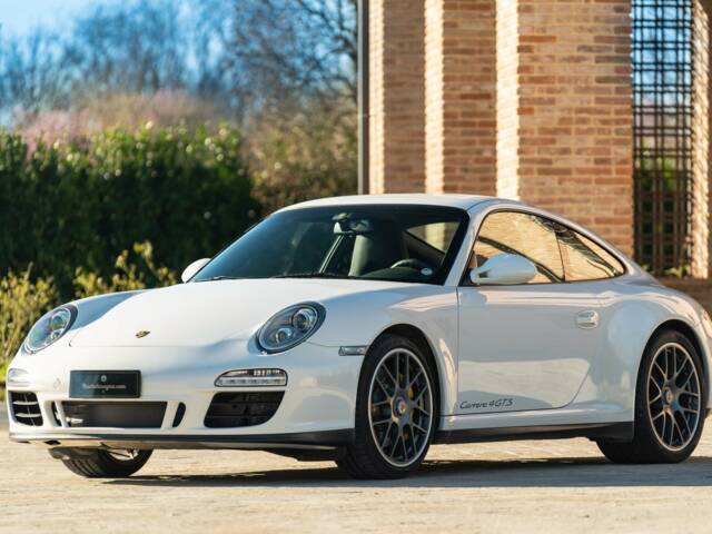 Bild 1/49 von Porsche 911 Carrera 4 GTS (2011)