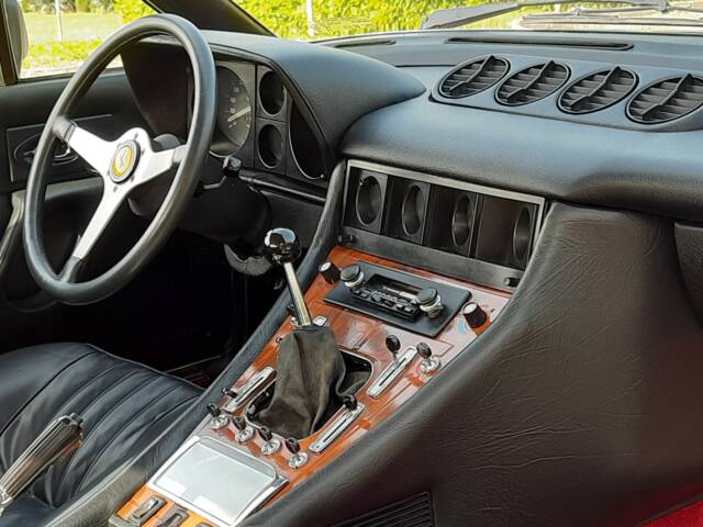 Ferrari 365 GT4 2+2