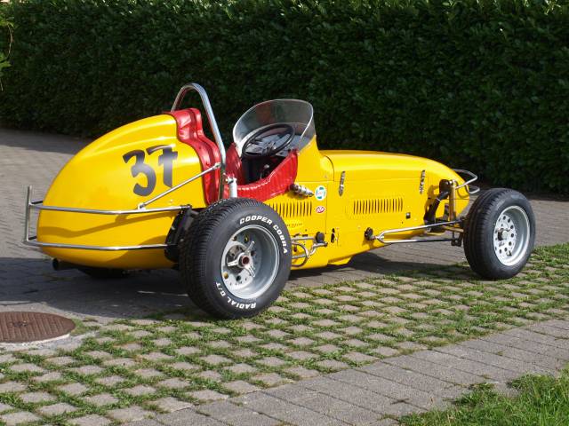 Image 1/14 of Chevrolet Sprint Car (1960)