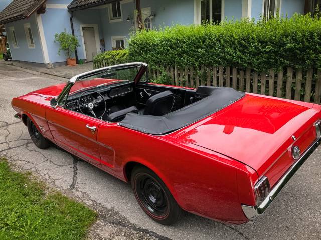 Ford Mustang 200