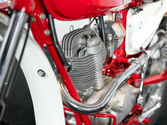 Moto Morini Corsaro 125