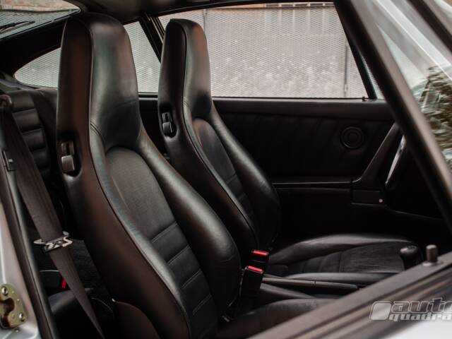 Porsche 911 Carrera 4
