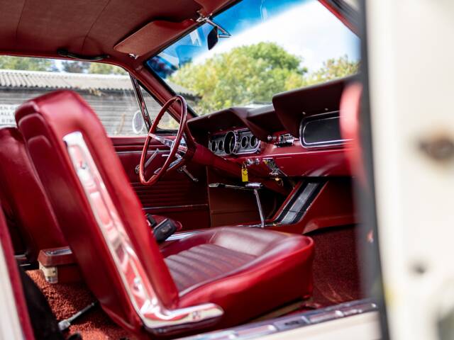 Ford Mustang 200