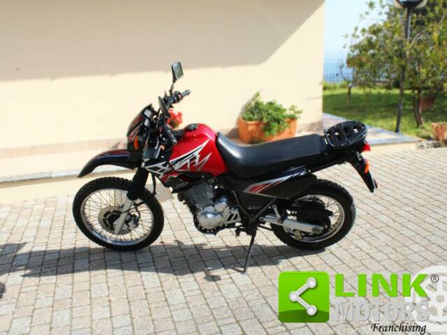 Image 1/10 of Yamaha DUMMY (1999)
