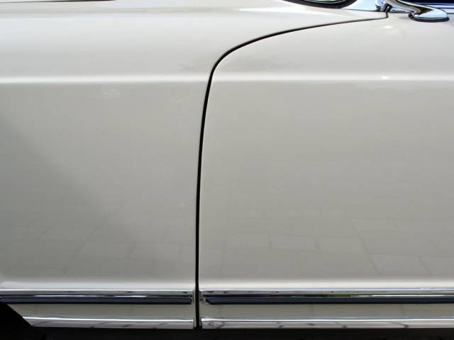 Mercedes-Benz 230 SL