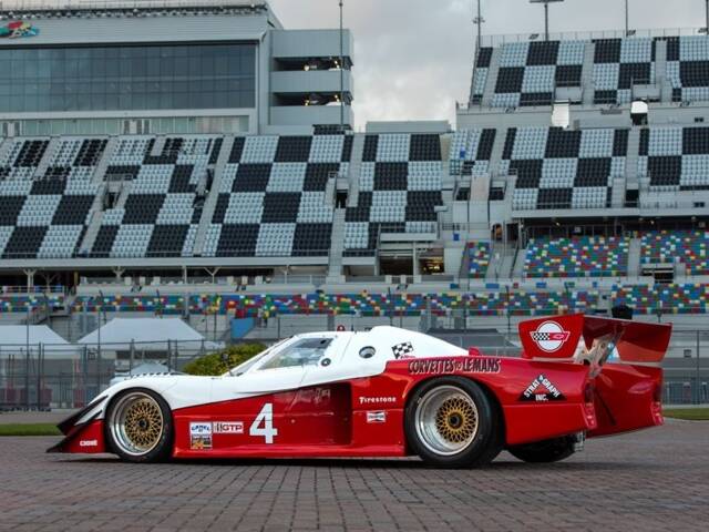 Lola T711