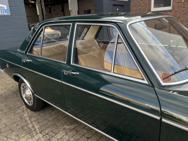 Audi 100 LS
