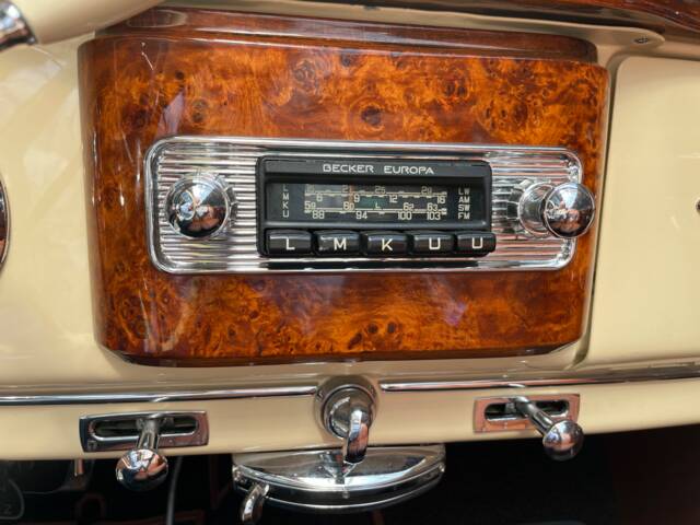 Mercedes-Benz 220 Cabriolet B