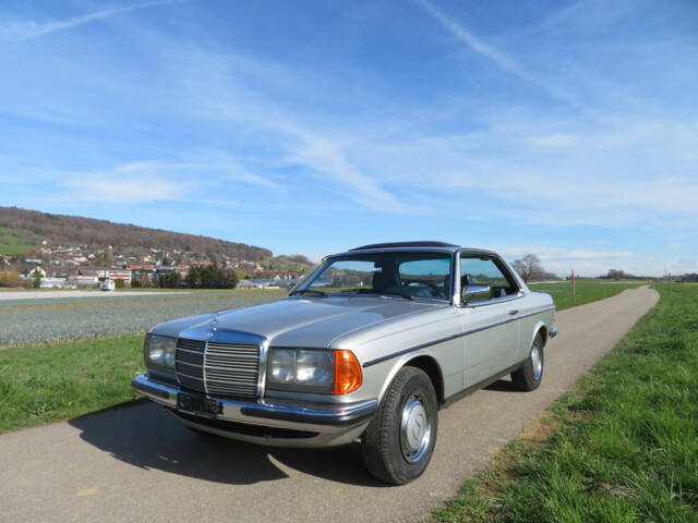 Image 1/19 of Mercedes-Benz 280 CE (1979)