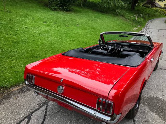 Ford Mustang 200