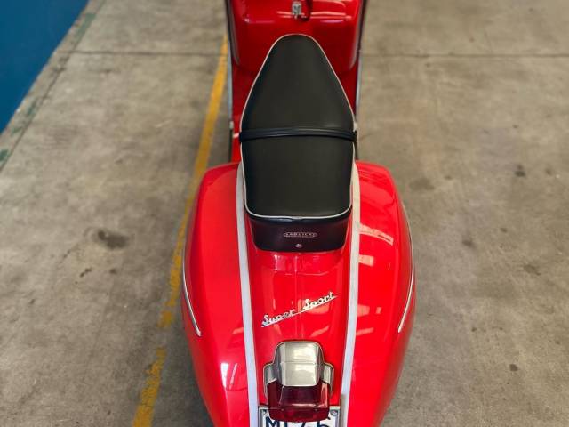 Piaggio Vespa 180 SS