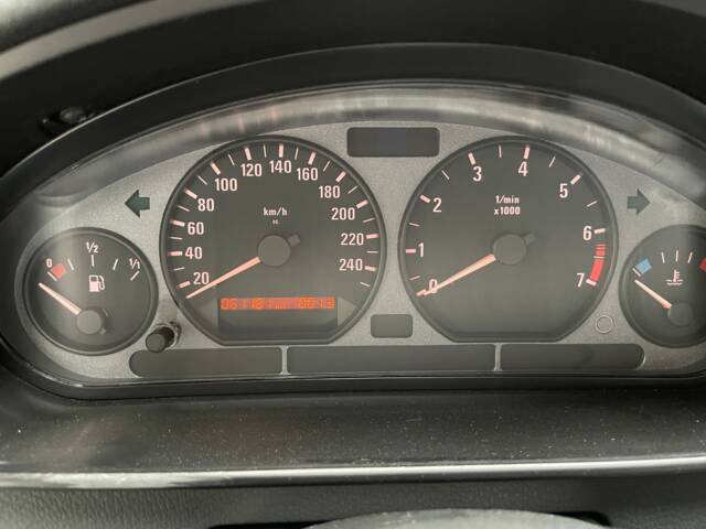 BMW 323ti Compact