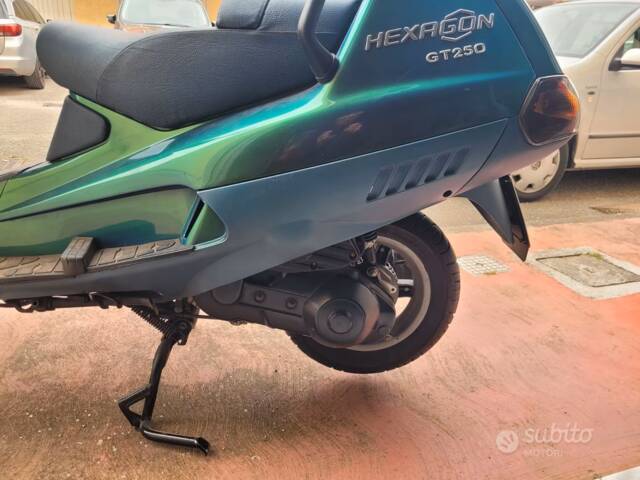 Piaggio Hexagon 250 GT