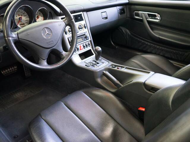 Mercedes-Benz SLK 320