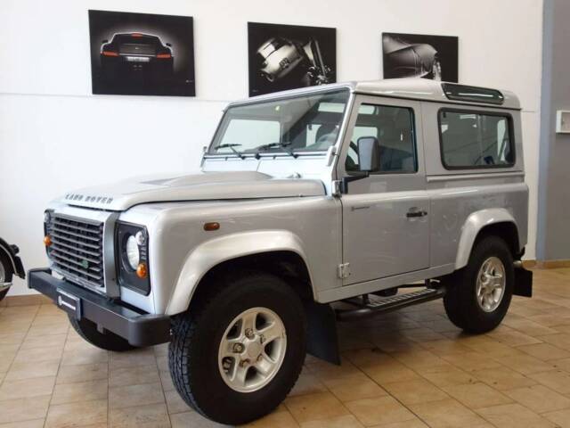 Land Rover Defender 90