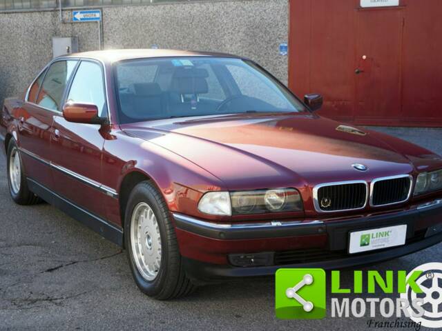Imagen 1/10 de BMW 740iL (1994)