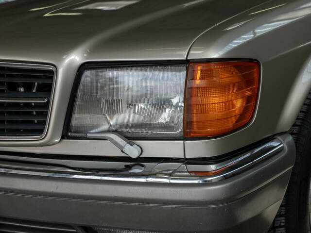 Mercedes-Benz 560 SEC