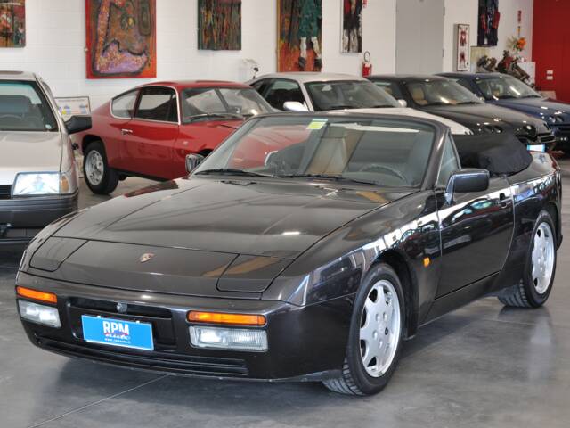 Porsche 944 S2