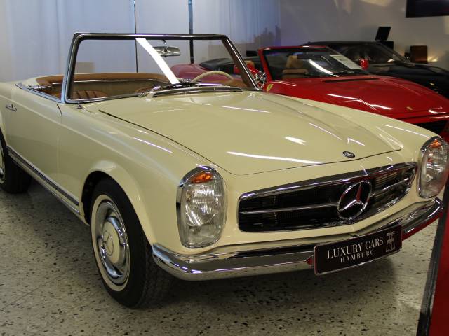 Mercedes-Benz 230 SL