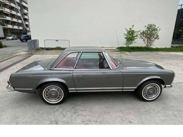 Mercedes-Benz 230 SL