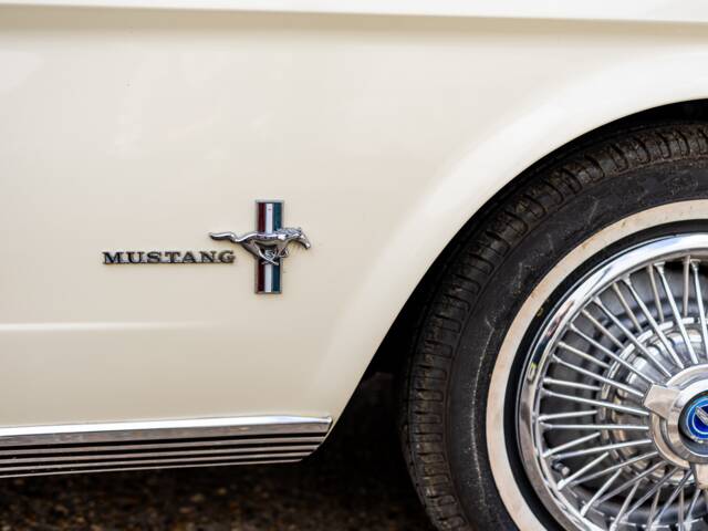 Ford Mustang 200