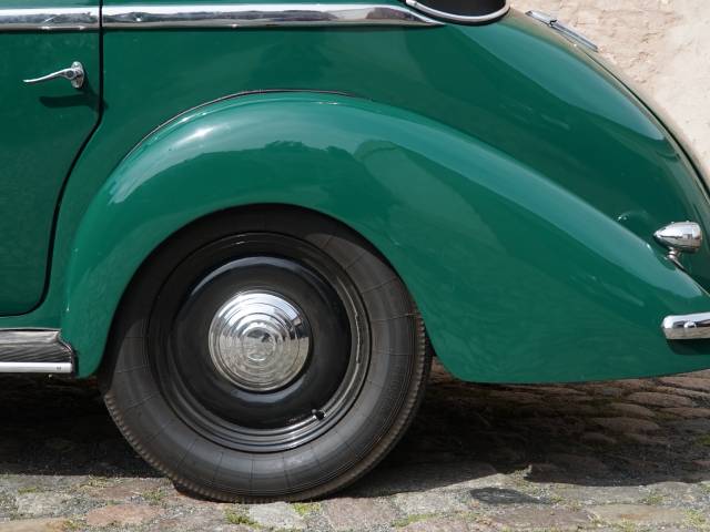 BMW 329