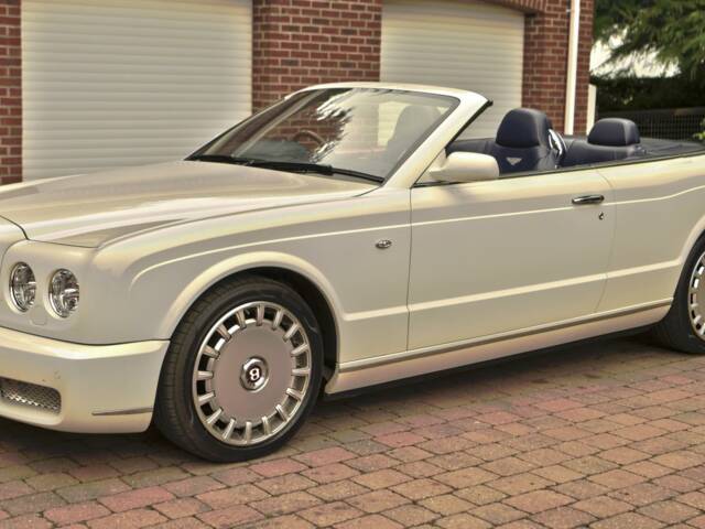 Bild 1/50 von Bentley Azure (2009)