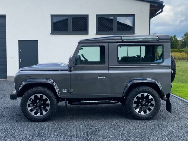 Land Rover Defender 90 Works V8 "70th Edition"