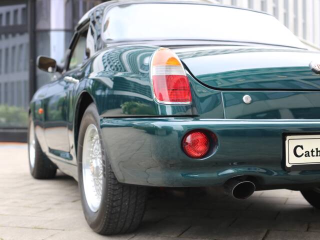 MG RV8