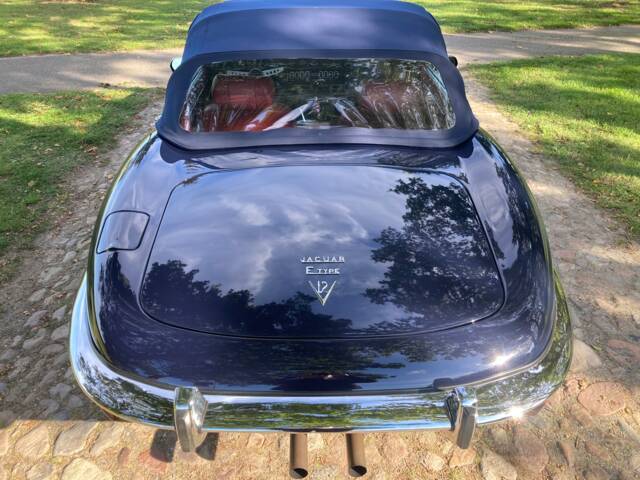 Jaguar E-Type V12