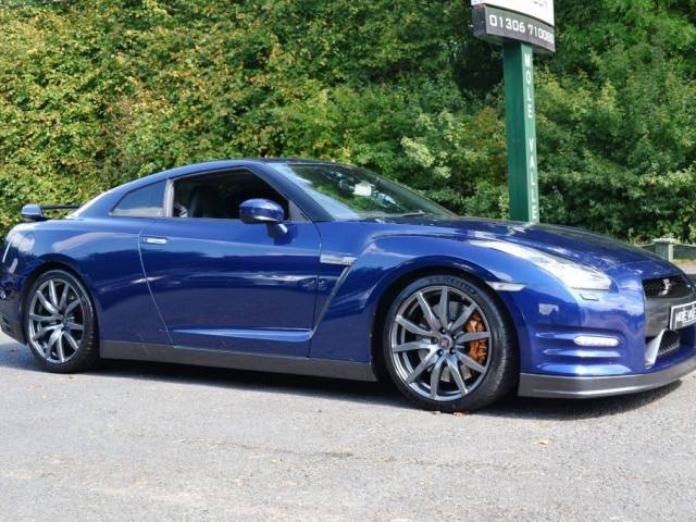 Image 1/22 of Nissan GT-R (2011)