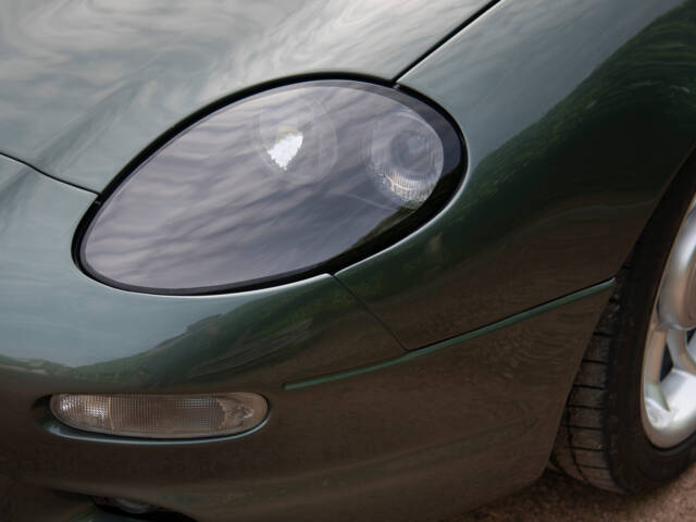 Aston Martin DB 7