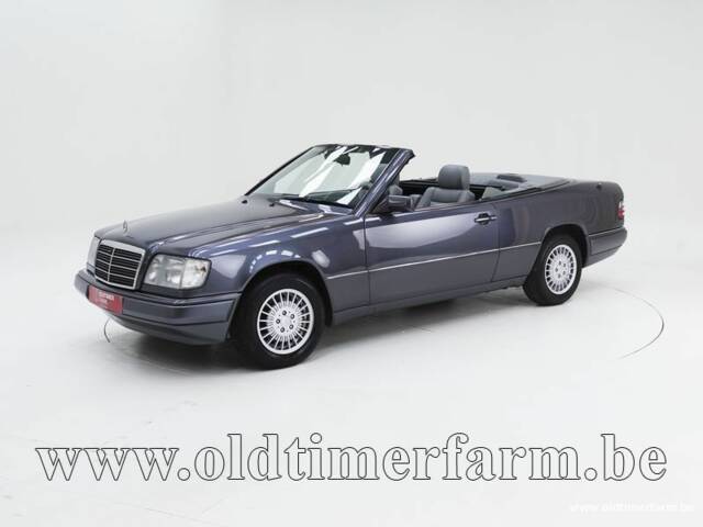 Image 1/15 de Mercedes-Benz E 220 (1995)