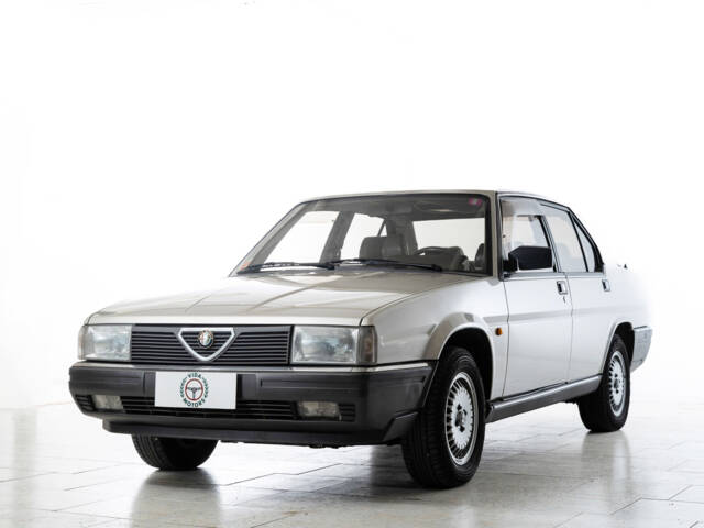 Imagen 1/49 de Alfa Romeo 90 2.0 V6 Super (1987)