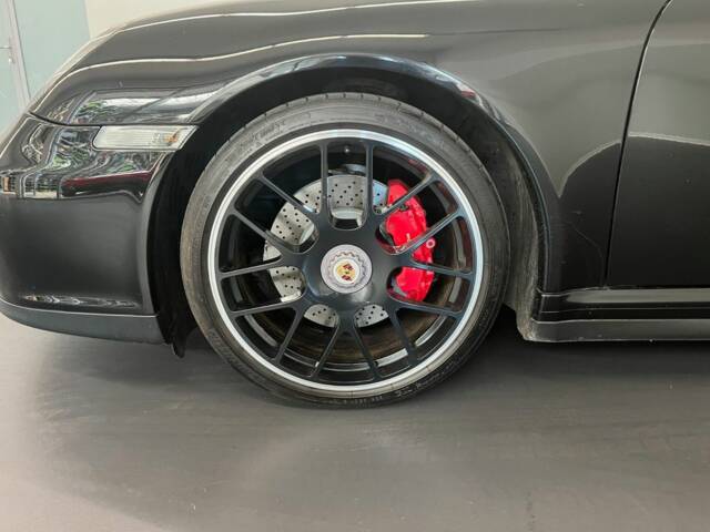 Porsche 911 Carrera 4 GTS