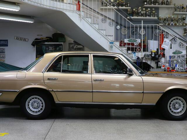Mercedes-Benz 280 SE