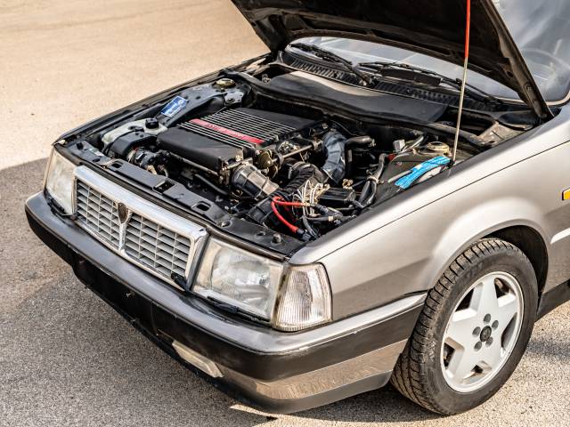 Lancia Thema 8.32